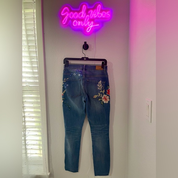 Express High Rise Jeans - Picture 4 of 5